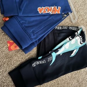 ⚡️(4) piece Bundle! 2 sweatpants and 1 outfit